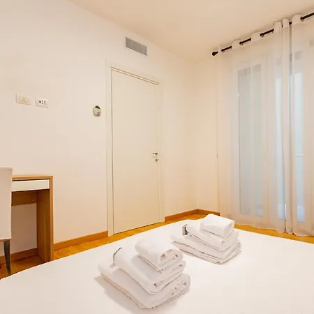 Premuda20 Elegant Apartment Milan